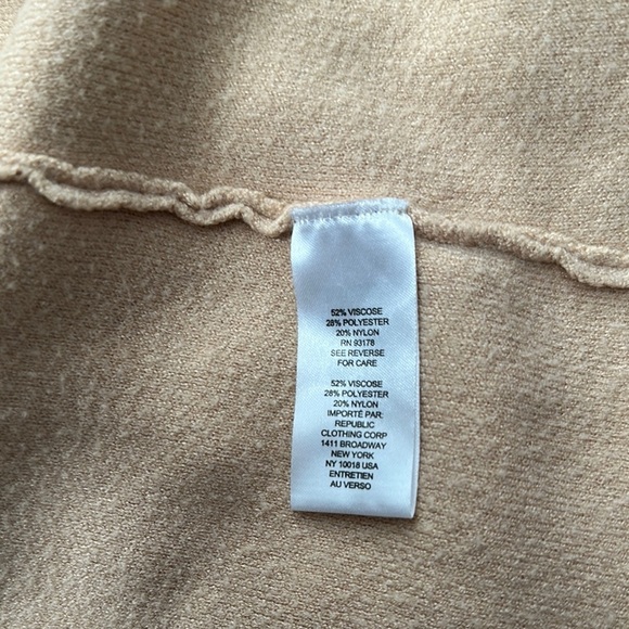 Tahari Women’s Chic Tan Sleeveless Long Soft Business Vest with Pockets Size SM - Picture 7 of 8